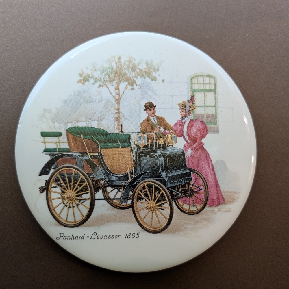 Vintage Wall Decor with Green and Pink Accents